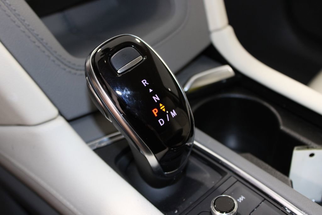 Used 2025 Cadillac XT5 Premium Luxury w/ Technology Package image 34