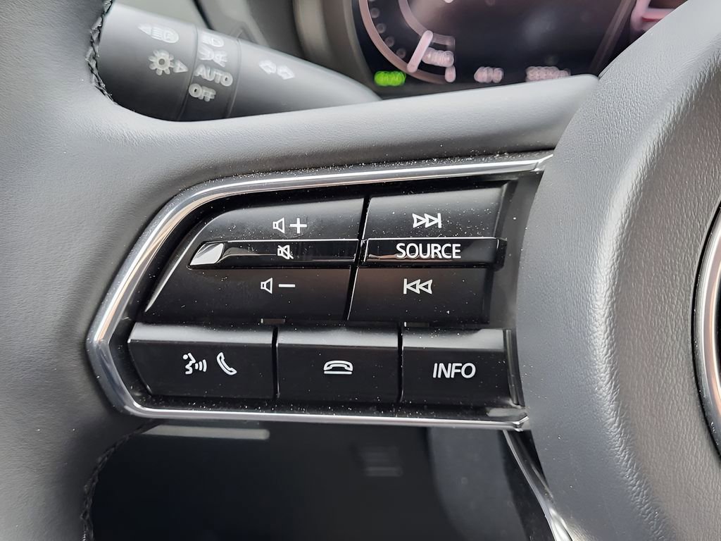 Used 2025 MAZDA CX-70 Plug-In Hybrid w/ Premium Plus AWD/4WD image 16