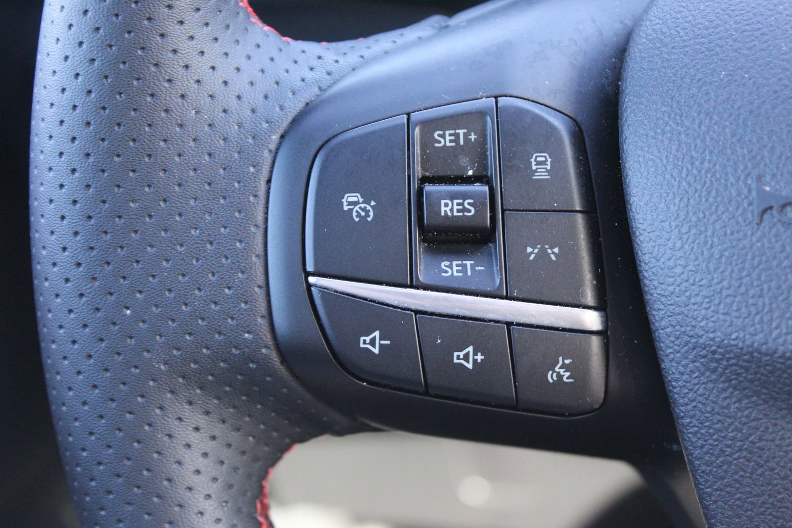 Used 2024 Ford Escape ST-Line w/ Tech Pack #1 image 23