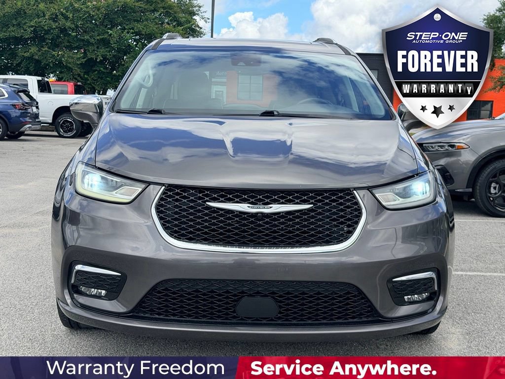 Used 2021 Chrysler Pacifica Limited AWD/4WD image 10
