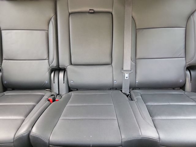 Used 2024 Chevrolet Suburban LT RWD image 19