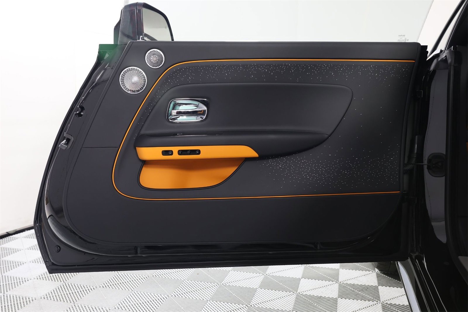 New 2025 Rolls-Royce Spectre w/ Spectre Launch Package image 23