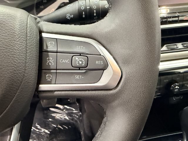 Used 2025 Jeep Compass Limited AWD/4WD image 22