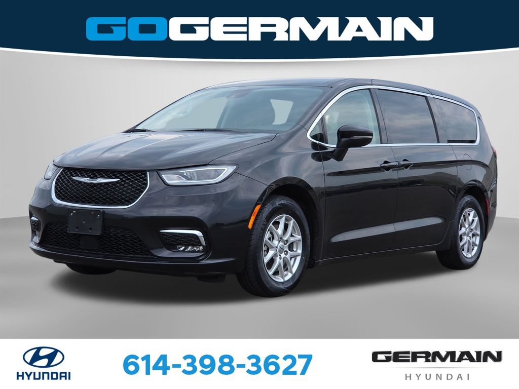 Used 2023 Chrysler Pacifica Touring-L