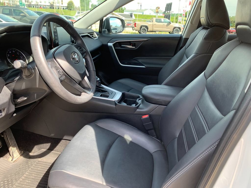 Used 2021 Toyota RAV4 XLE Premium AWD/4WD image 11