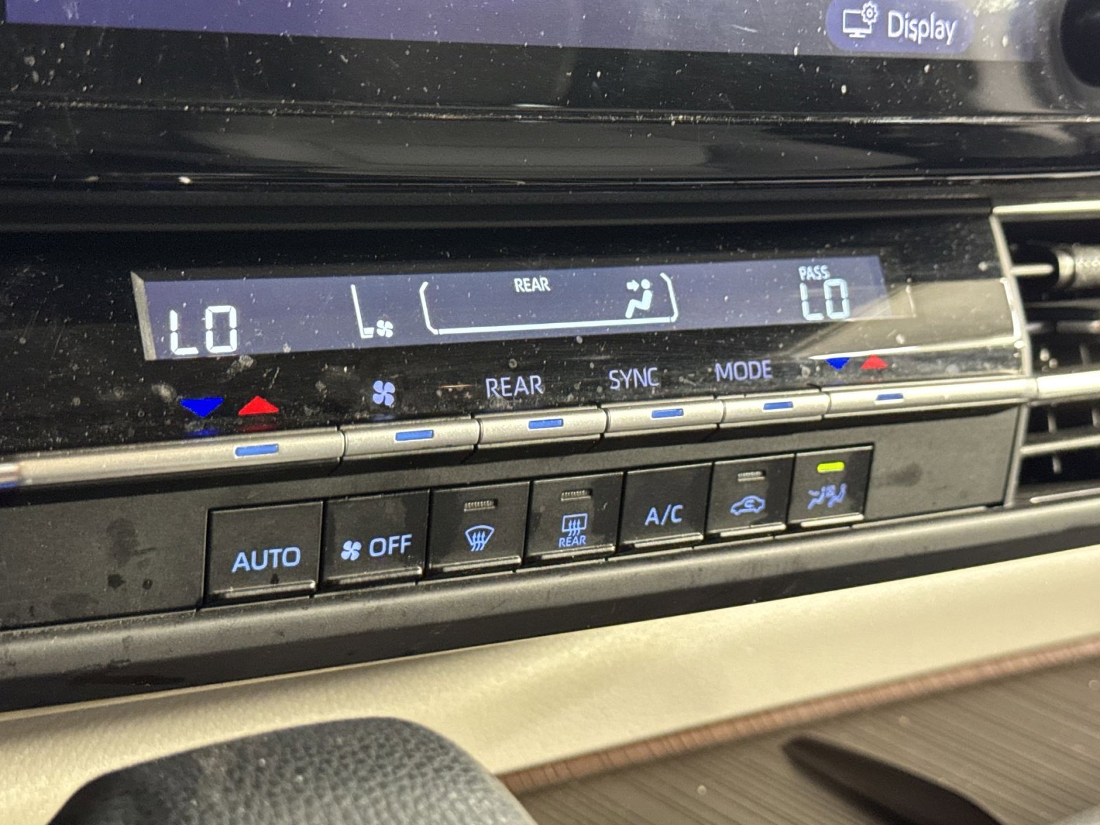 Used 2023 Toyota Sienna LE FWD image 33