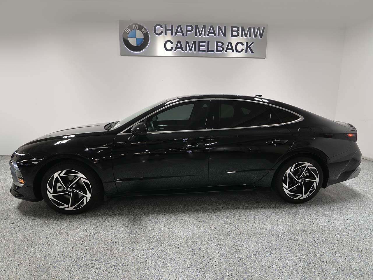 Used 2024 Hyundai Sonata SEL w/ Convenience Package FWD image 3