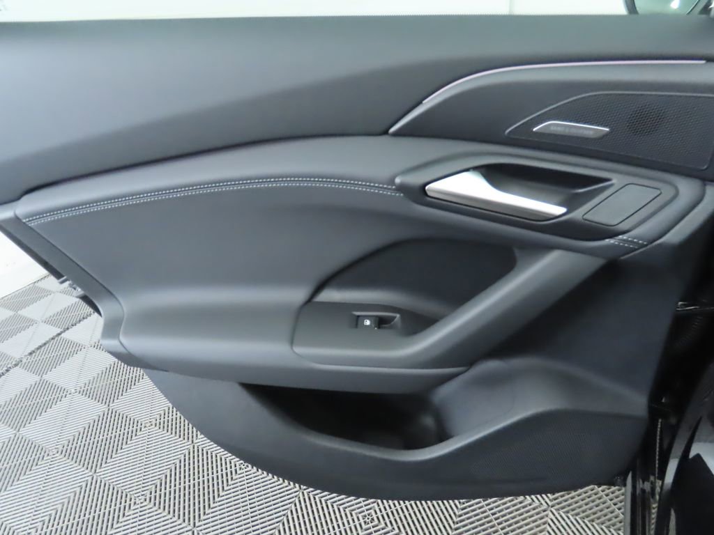 Used 2025 Audi A6 e-tron Premium Plus w/ Premium Plus image 28