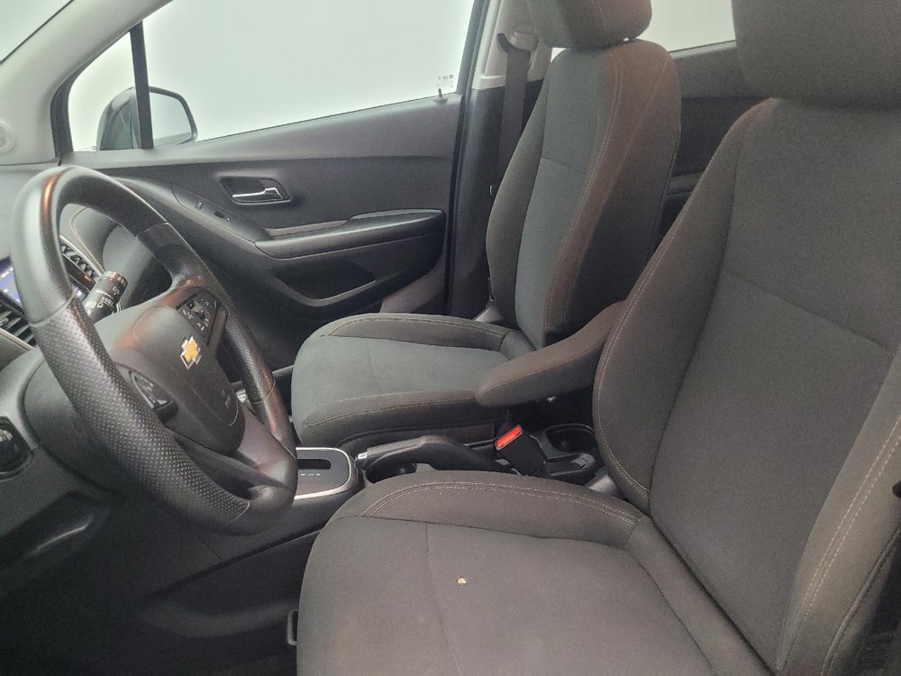 Used 2021 Chevrolet Trax LS w/ Tint and Cruise Package FWD image 17