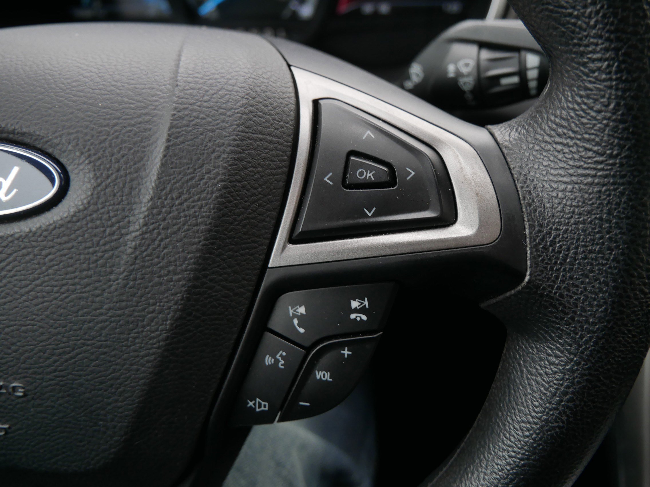 Used 2020 Ford Fusion SE image 30