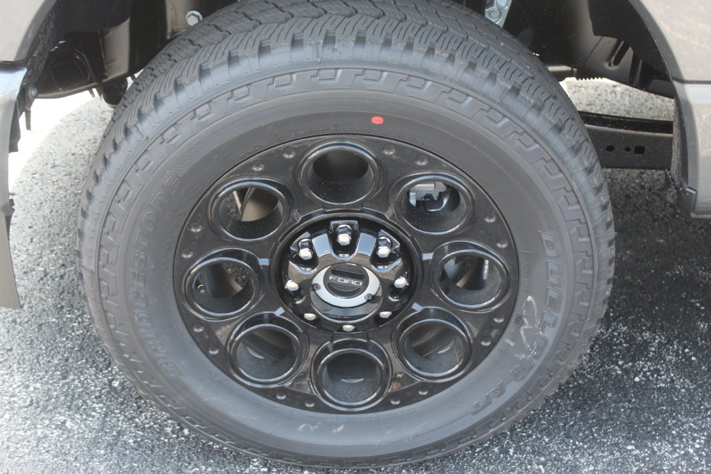 New 2026 Ford F350 Lariat w/ Black Appearance Package AWD/4WD image 3