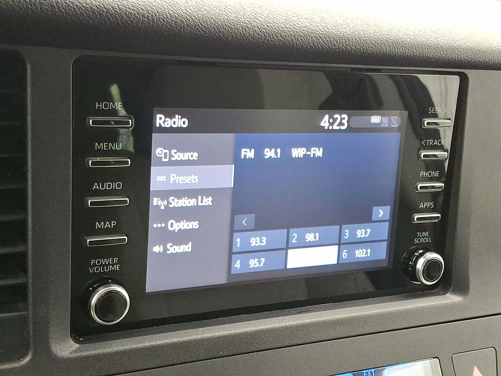 Used 2020 Toyota Sienna L FWD image 14