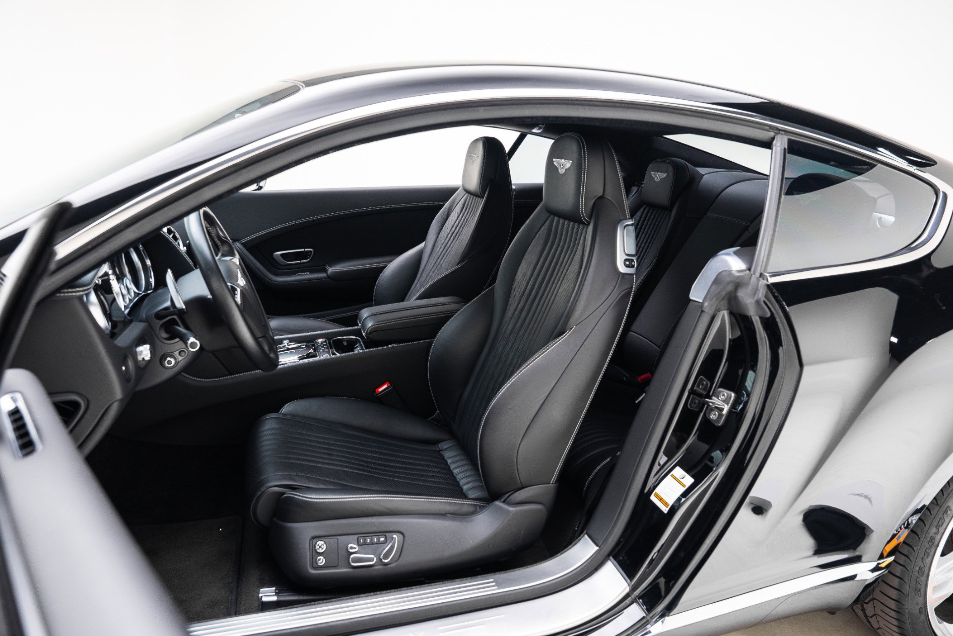 Used 2017 Bentley Continental GT image 32