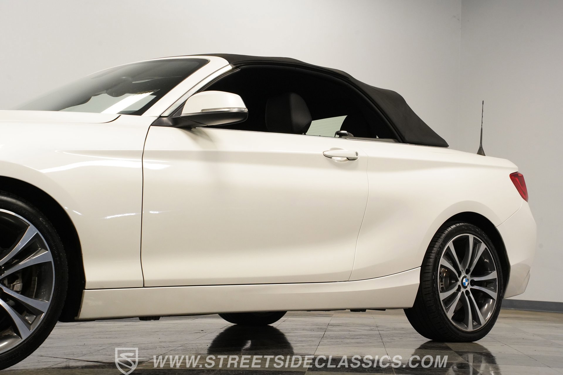 Used 2017 BMW 230i Convertible RWD image 22