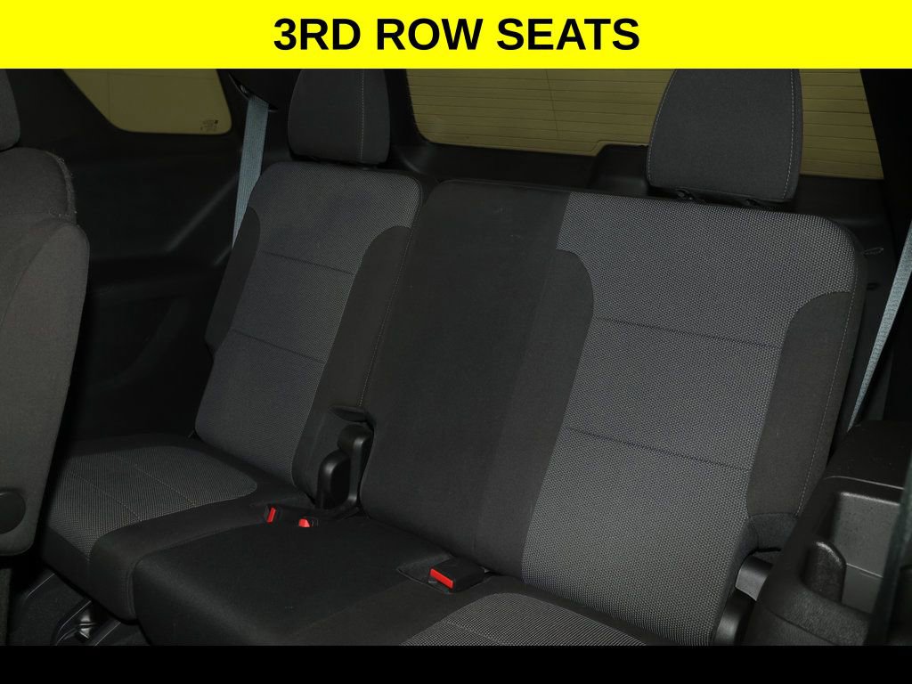 Used 2022 Chevrolet Traverse LT w/ LPO, Floor Liner Package image 11