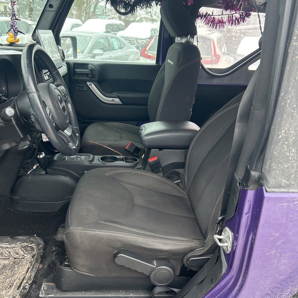 Used 2018 Jeep Wrangler Rubicon w/ Power Convenience Group image 10