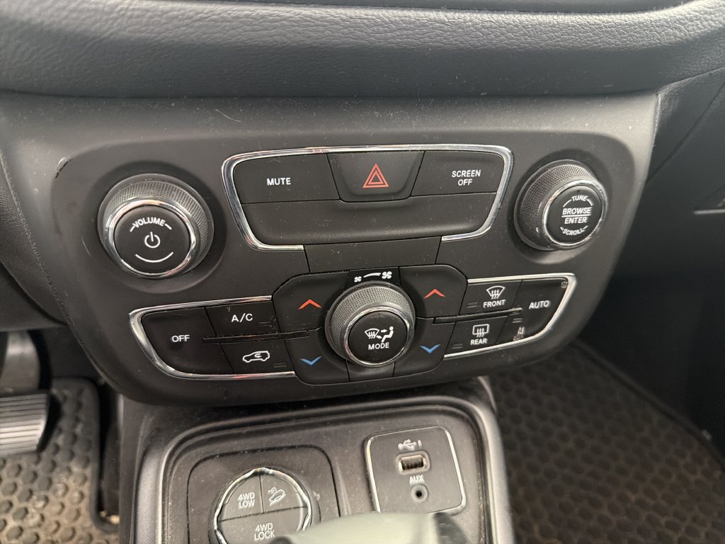 Certified 2020 Jeep Compass Trailhawk w/ Cold Weather Group AWD/4WD image 19