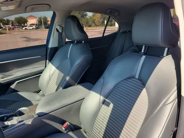 Used 2023 Toyota Camry SE w/ Convenience Package FWD image 18
