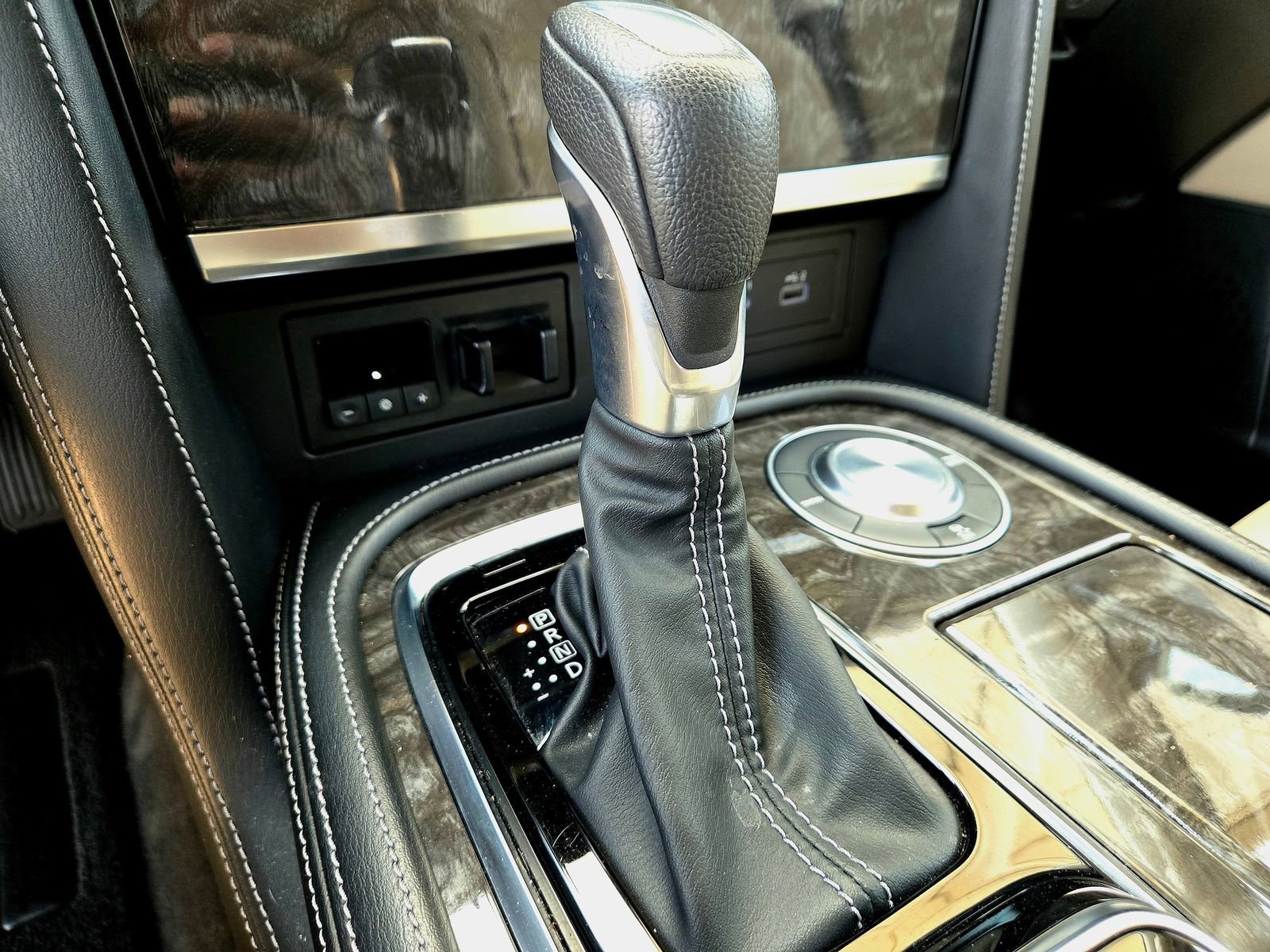 Used 2021 Nissan Armada Platinum w/ Captain's Chairs Package image 21