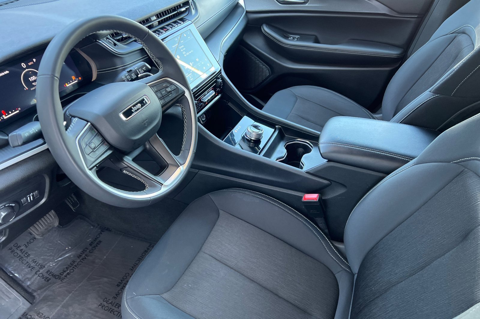 Used 2023 Jeep Grand Cherokee L Laredo image 7