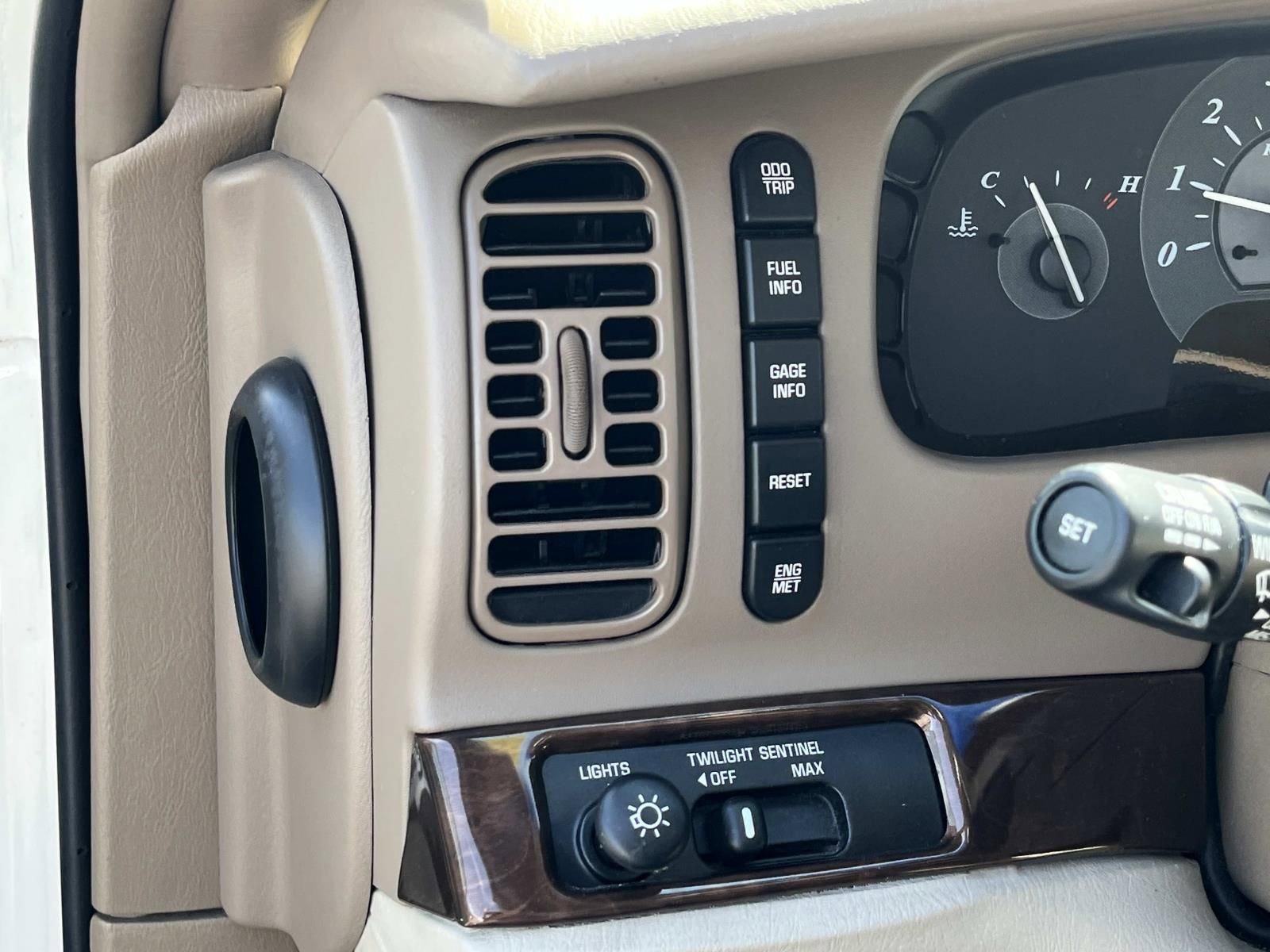 Used 2004 Buick Park Avenue FWD image 28