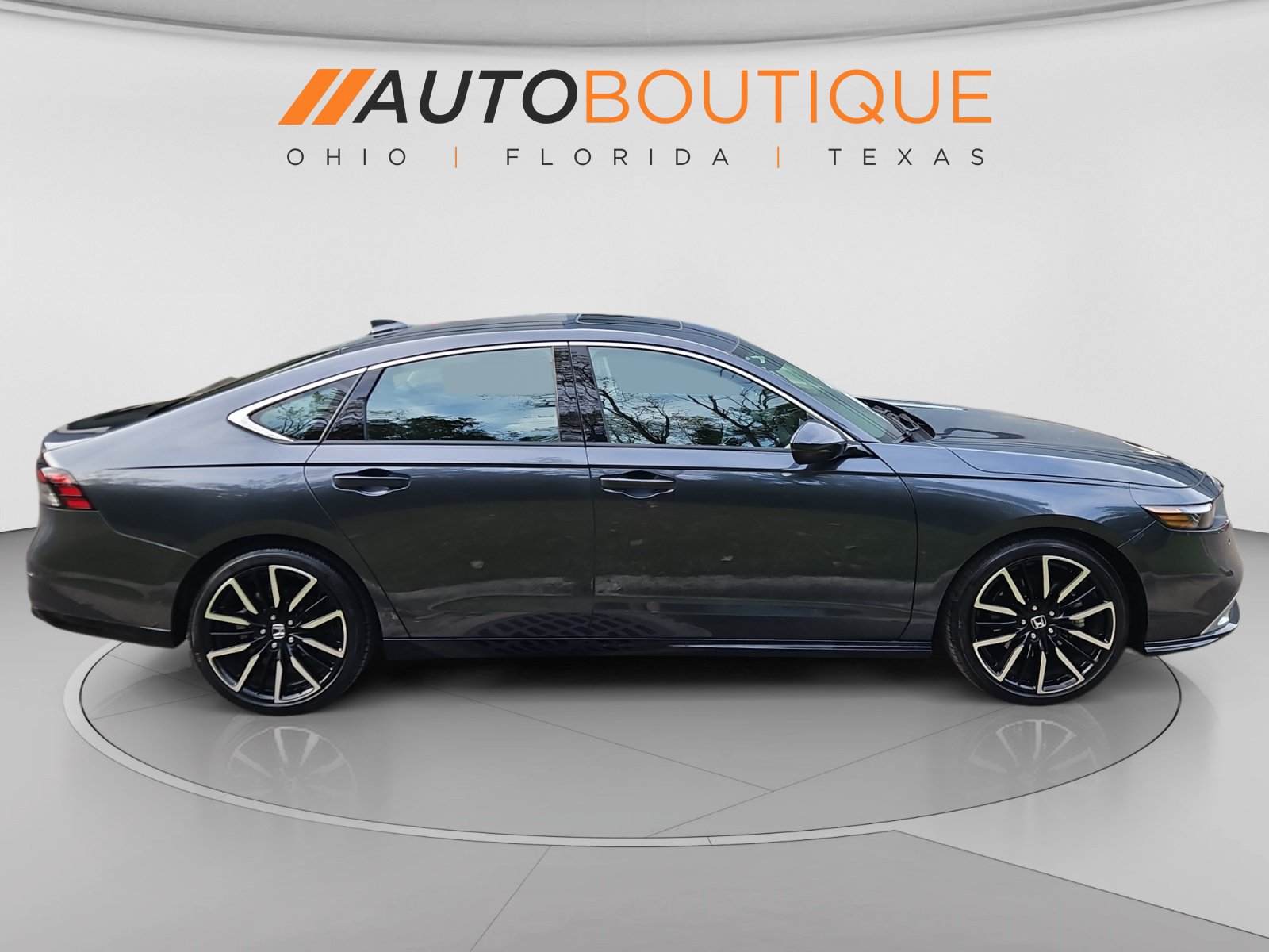 Used 2025 Honda Accord Touring image 7