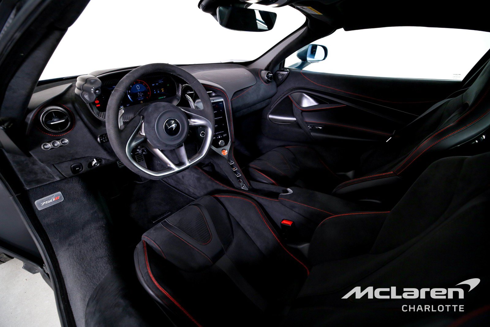 Used 2025 McLaren 750S RWD image 13