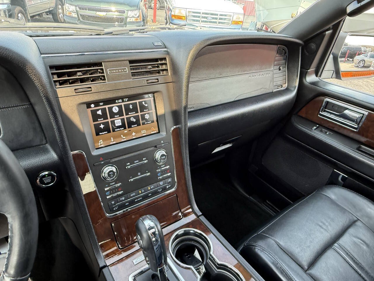 Used 2016 Lincoln Navigator Select AWD/4WD image 13