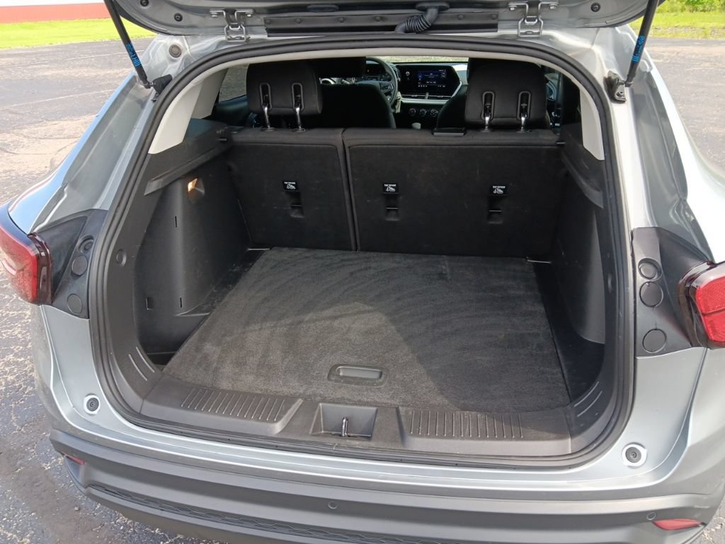 Used 2024 Chevrolet Trax LS w/ Driver Confidence Package FWD image 6