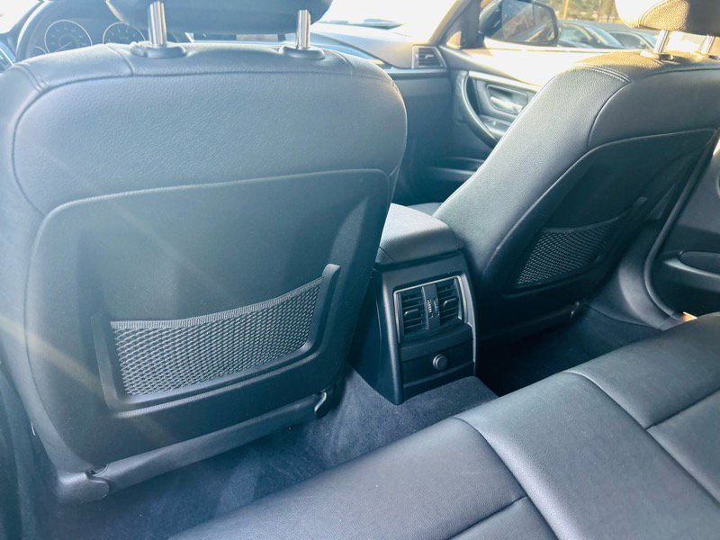 Used 2018 BMW 320i xDrive Sedan w/ Premium Package image 42