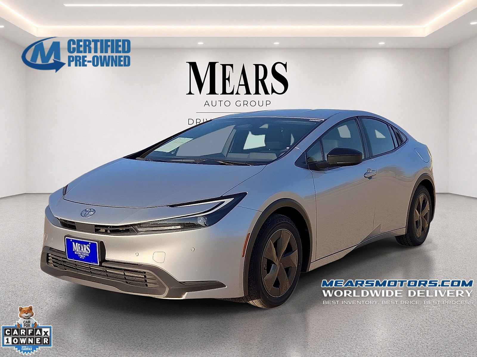 Used 2025 Toyota Prius LE FWD image 1