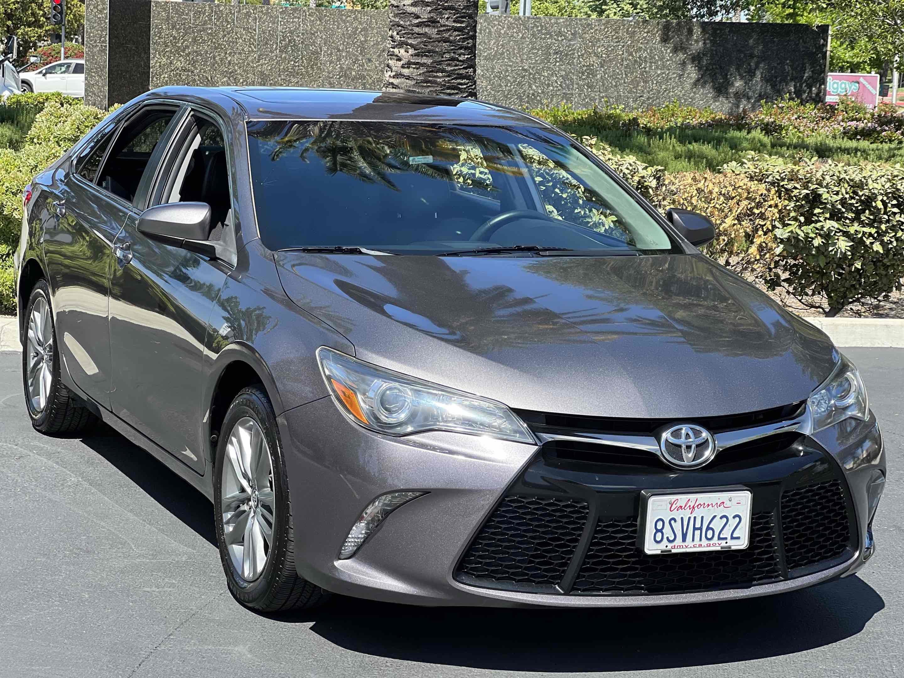 Used 2017 Toyota Camry SE w/ Moonroof Package FWD image 20