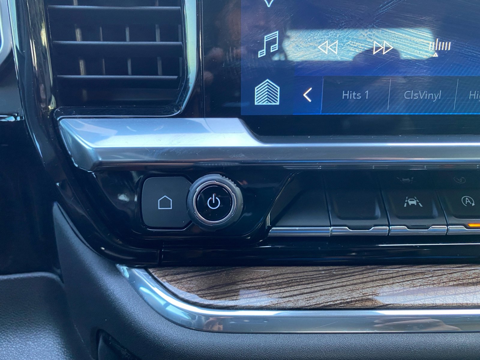 Used 2023 Chevrolet Silverado 1500 LT image 17