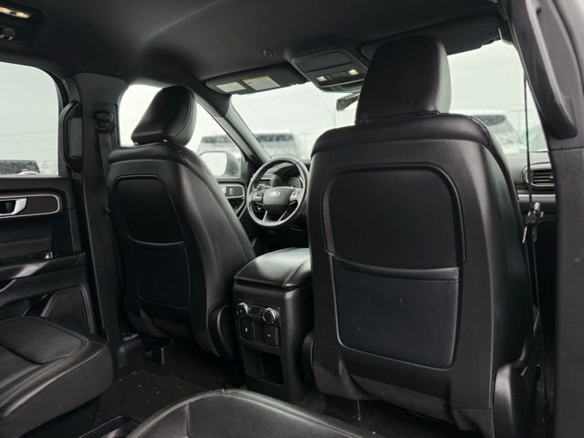 Used 2020 Ford Explorer XLT w/ Equipment Group 202A image 13