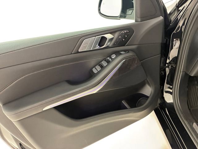 Used 2022 BMW X7 xDrive40i w/ Executive Package AWD/4WD image 13