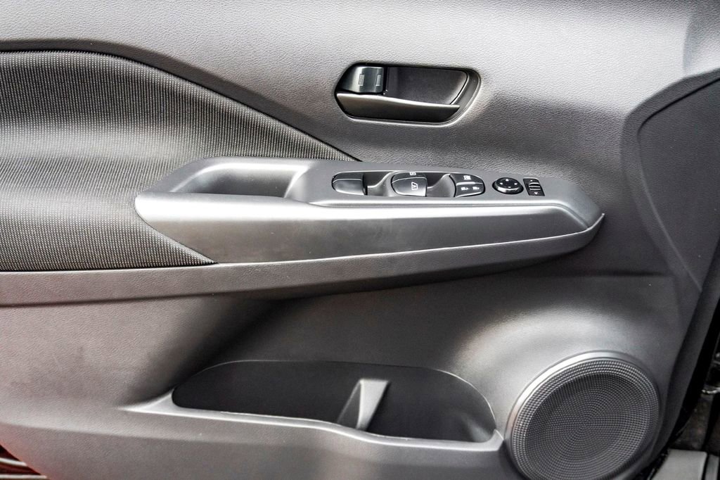 Used 2025 Nissan Kicks Play S image 10