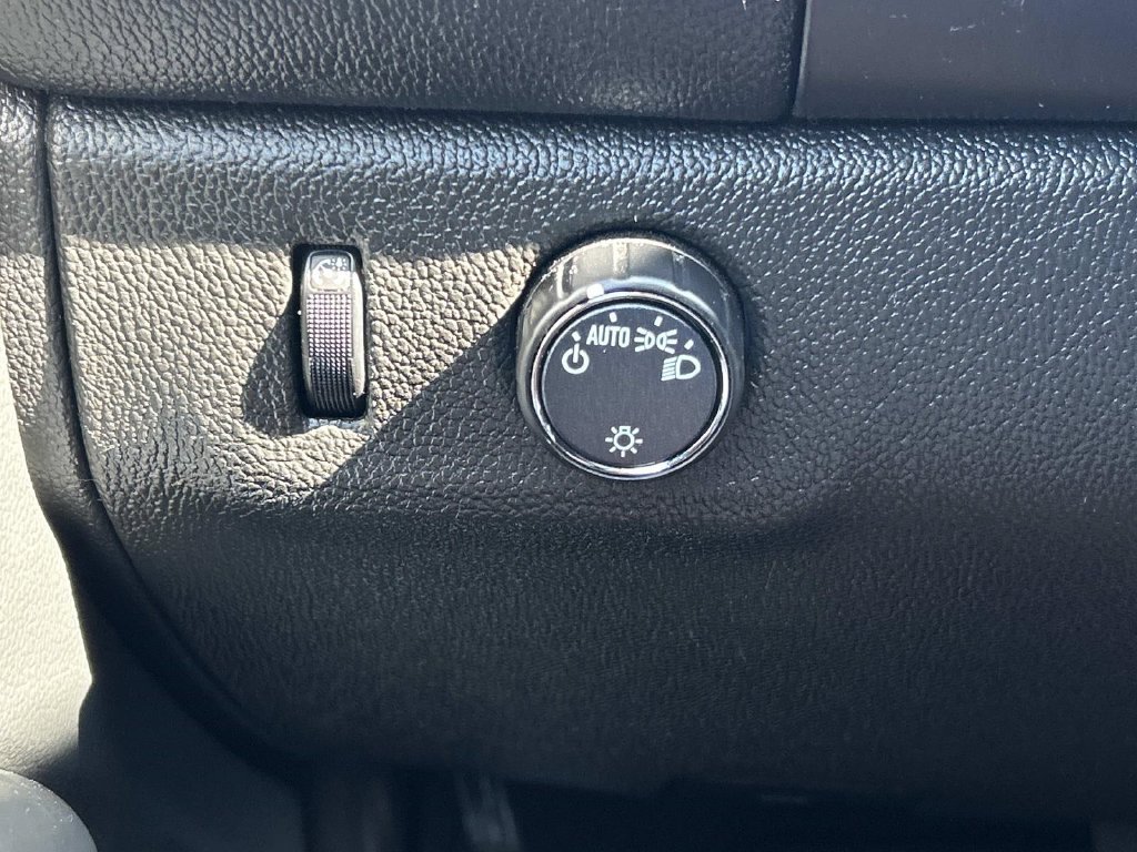 Used 2022 Chevrolet Colorado LT RWD image 26