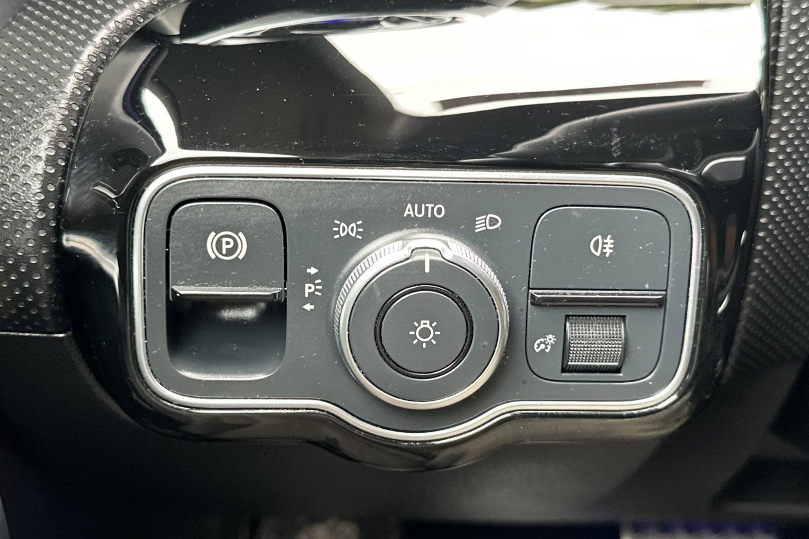 Used 2022 Mercedes-Benz CLA 35 AMG 4MATIC image 34
