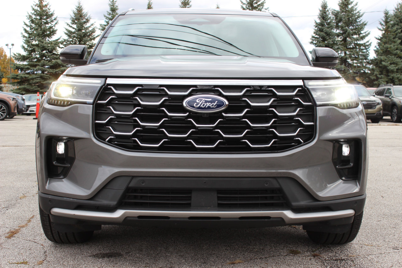 Used 2025 Ford Explorer Platinum w/ LUX Leather Package image 5