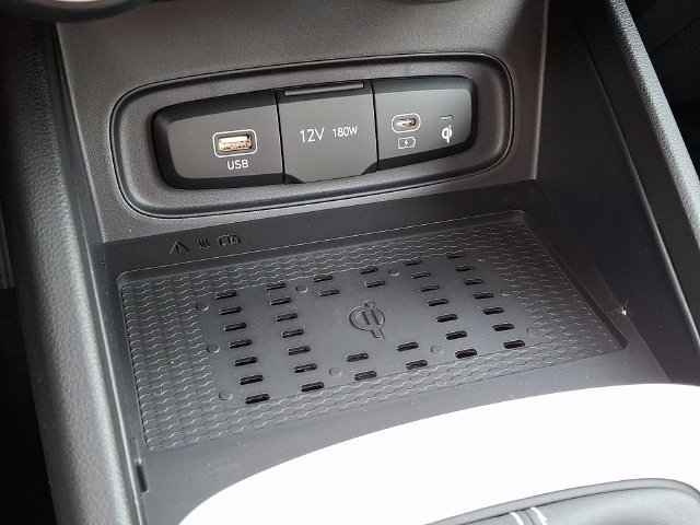 New 2026 Hyundai Venue SEL FWD image 19