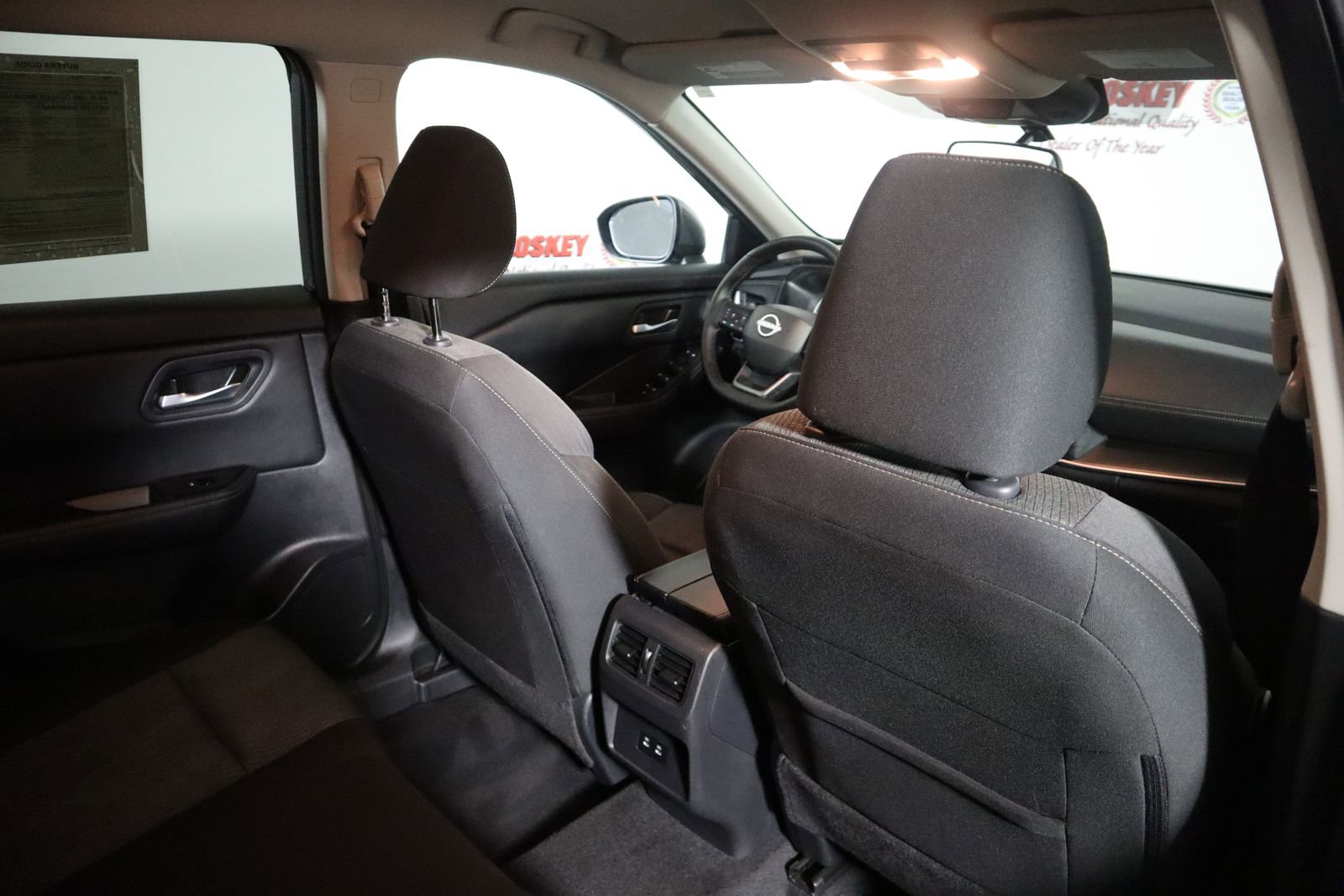 Used 2025 Nissan Rogue SV image 27