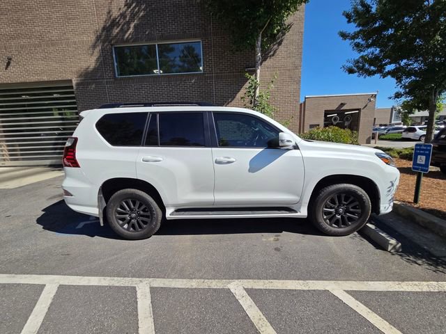 Used 2022 Lexus GX 460 Premium w/ Premium Package AWD/4WD image 2