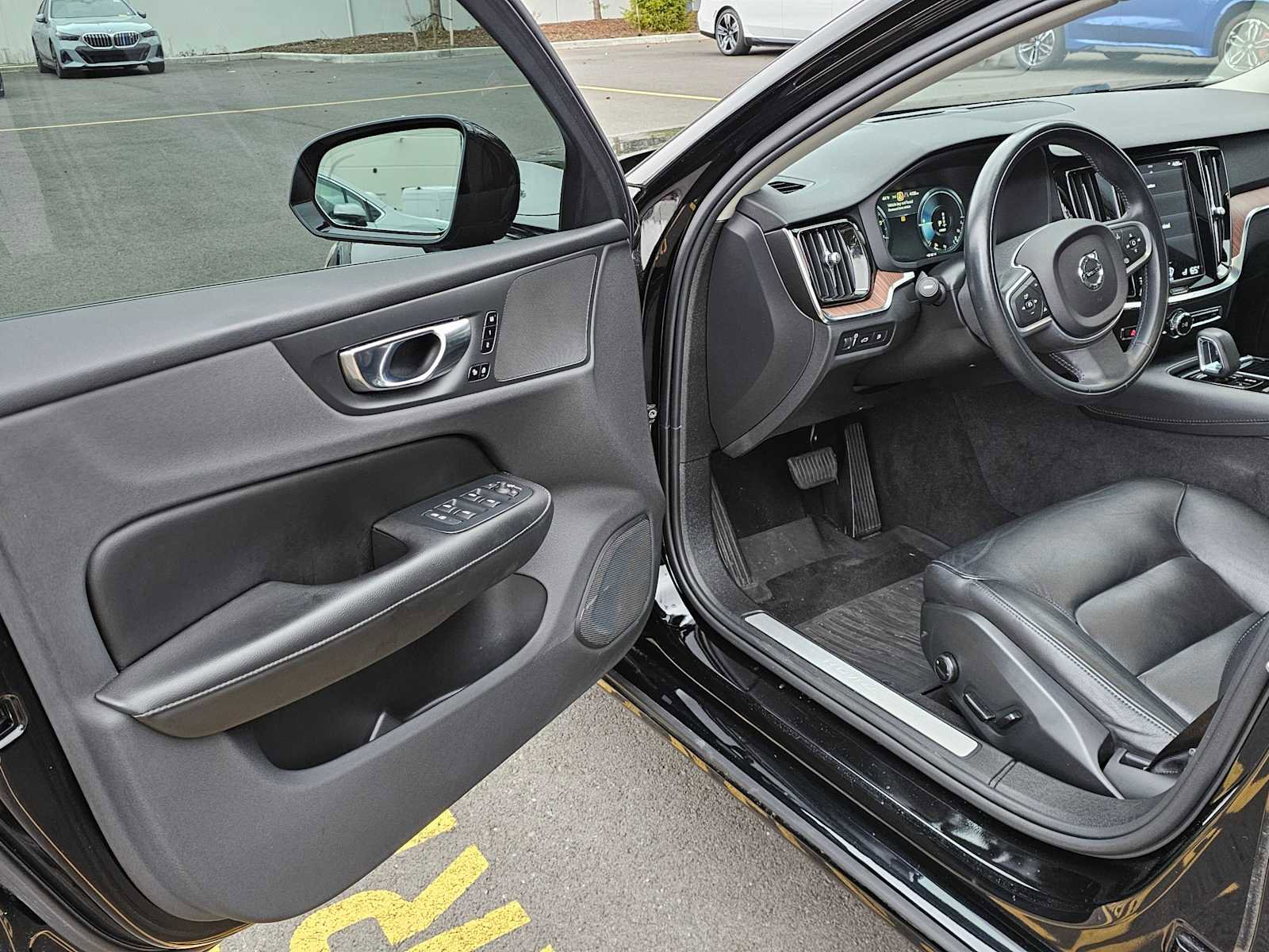 Used 2022 Volvo S60 T8 R-Design Expression w/ Advanced Package image 19