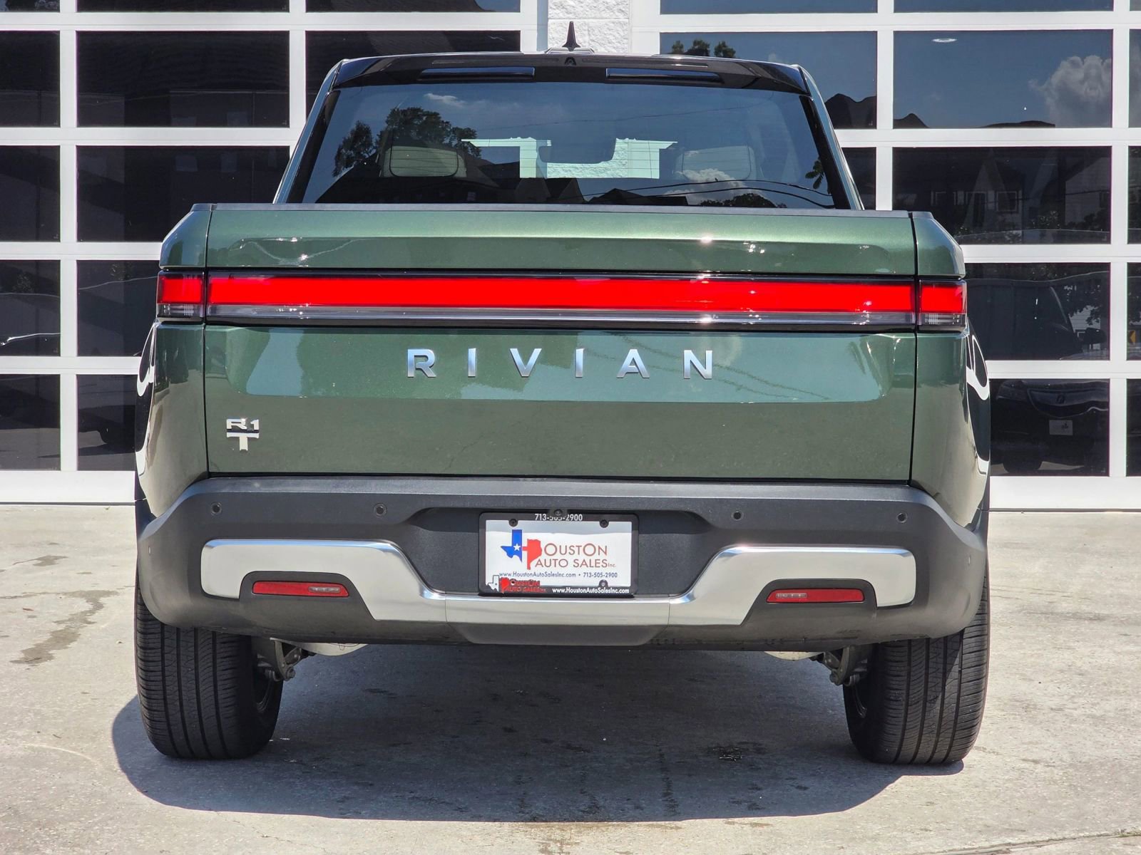 Used 2024 Rivian R1T Adventure AWD/4WD image 6