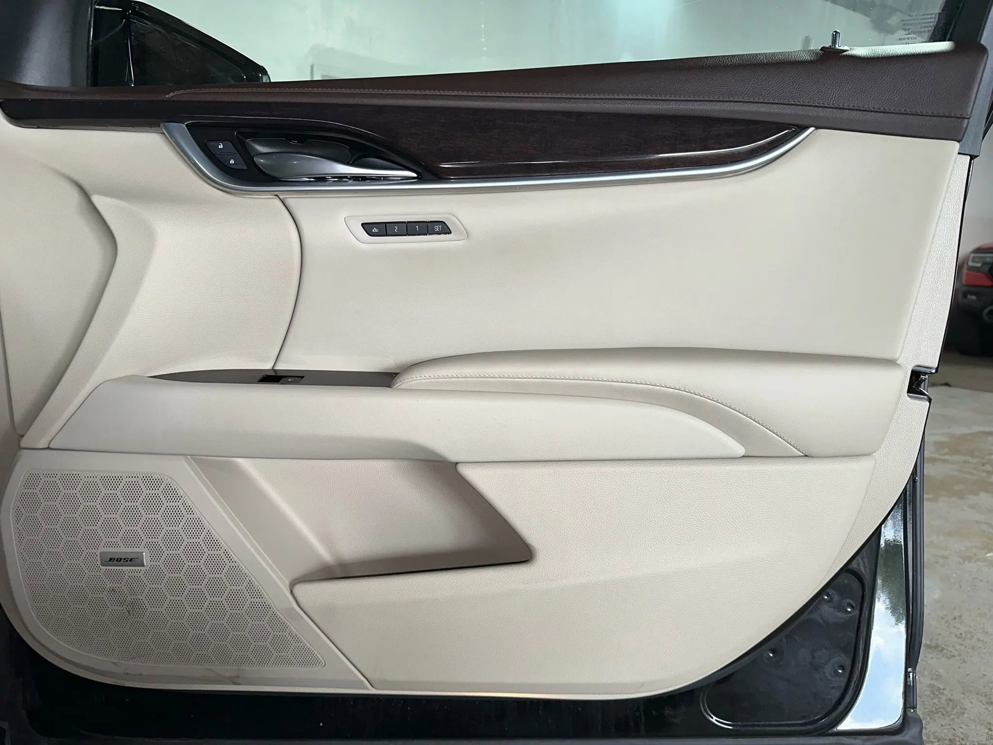 Used 2016 Cadillac XTS Luxury w/ Driver Awareness Package image 30