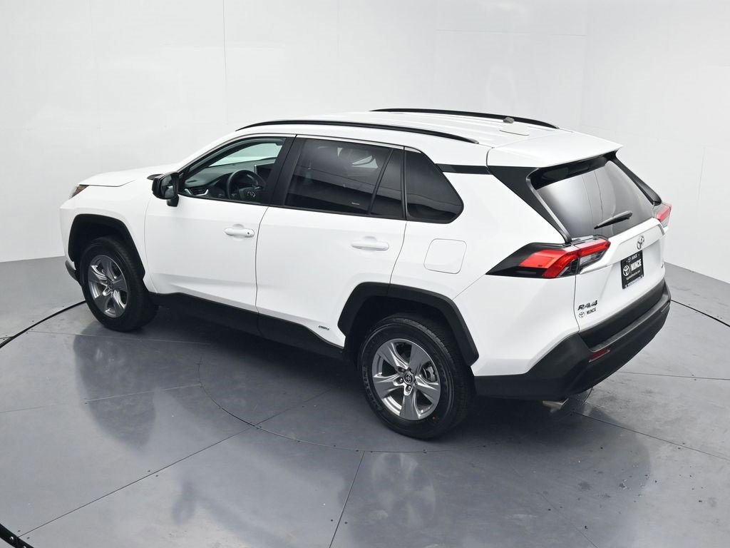 Used 2025 Toyota RAV4 LE image 59