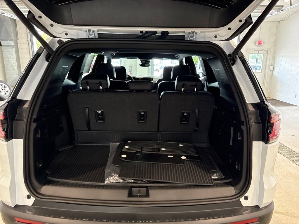 New 2026 GMC Acadia Elevation w/ Elevation Premium Package AWD/4WD image 18