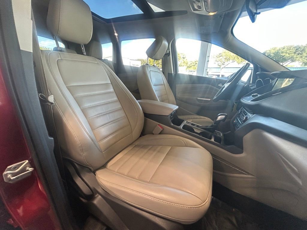 Used 2018 Ford Escape SEL image 29