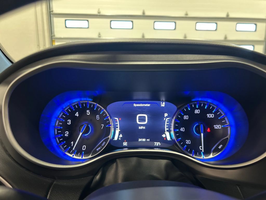 Used 2025 Chrysler Pacifica Select FWD image 22