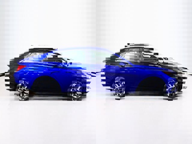 Used 2023 Hyundai Elantra Limited image 4